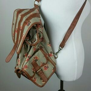 COOPERATIVE l Urban Outfitters Floral Backpack D2